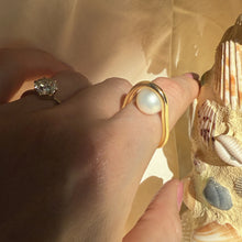 Load image into Gallery viewer, Floating Pearl Ring