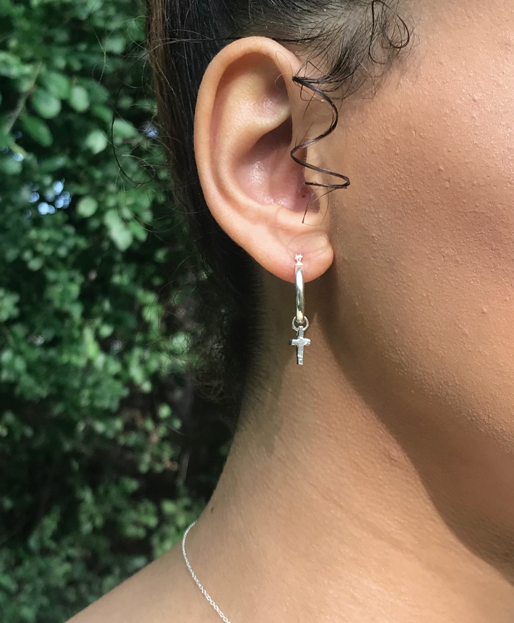 Mini Cross Hoops – Renn New York